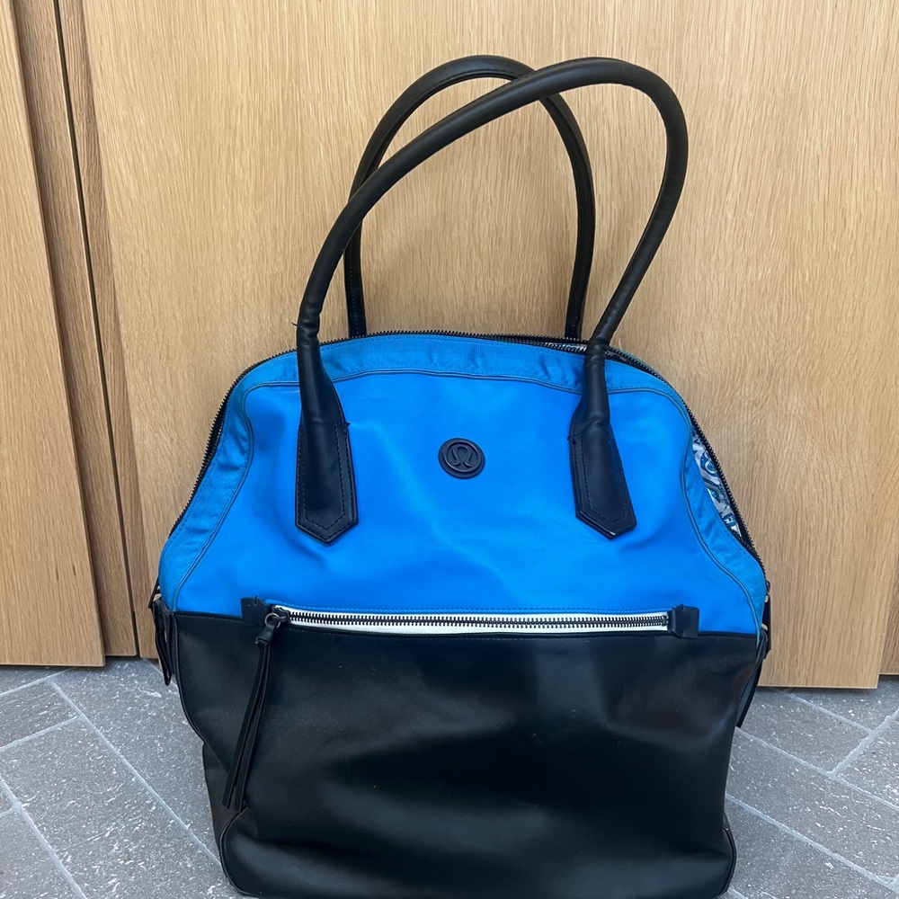 Lululemon Athletica Blue and Black Tote Bag
